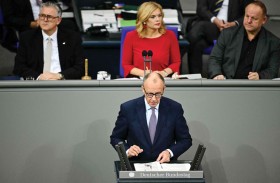 ترامب وبوتين يتحدثان قبل زيارة زيلينسكي للبيت الأبيض