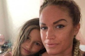 طفلة تنقذ حياة والدتها للمرة السادسة