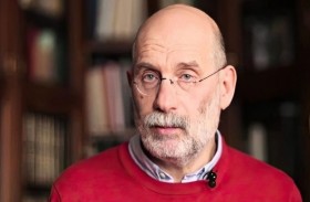 روسيا تصنف كاتباً شهيراً «عميلاً أجنبياً» بسبب حرب أوكرانيا