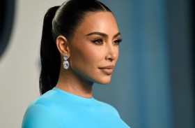 اتهام كيم كارداشيان بالنفاق من أجل المال