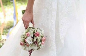 التحقيق مع عروس لم تدُع زميلتها لحفل زفافها!