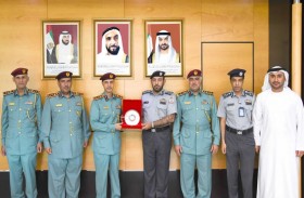 الداخلية تطلع على جهود شرطة أبوظبي التطويرية في قطاع  أمن المجتمع
