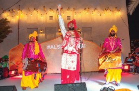 دبي تحتضن مجموعة من عروض الألعاب النارية الرائعة في إطار الاحتفالات بمهرجان الأضواء  ديوالي 