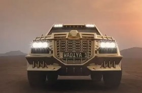 سيارة مطلية بالذهب ومصفحة بالكامل