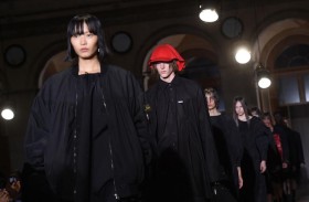 أزياء موحدة للجنسين في أسبوع باريس 