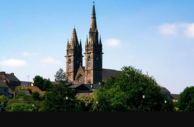 همهمة غامضة تُبقي سكان بلدة مستيقظين ليلاً