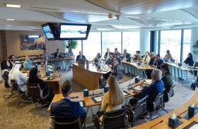 غرفة تجارة دبي تستعرض مستهدفات  أجندة دبي الاقتصادية أمام مجالس الأعمال