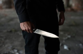 يقتل زوجين ثم يصطحب أطفالهما من المدرسة