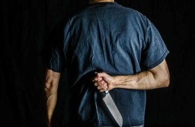 ينحر زوجته أمام أطفالهما وطالباتها