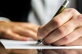 اليوم العالمي لمستخدمي اليد اليسرى.. متاعب وأساطير ومميزات