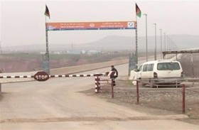 طالبان تواصل سيطرتها على المعبر الرئيسي مع طاجيكستان  
