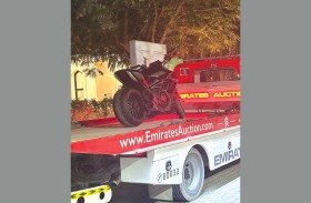 شرطة دبي تضبط شابًا متهورًا قاد دراجته بسرعة جنونية واستعرض بطريقة خطرة في شوارع الإمارة