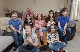 تتغلب على الأنوركسيا وتنجب 9 أطفال