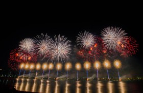 الثقافة والسياحة تضيء سماء أبوظبي احتفالا باليوم الوطني الـ 49