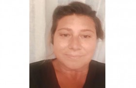 شرطة أبوظبي تُفاجئ سائحة إيطالية بهاتفها المفقود