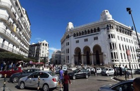 الجزائر.. متى ينتهي جدل «مسودة الدستور»؟
