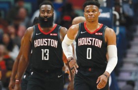 روكتس يسقط باكس ودالاس مافريكس يبلغ الأدوار الإقصائية 