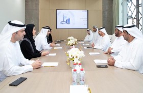 محاكم دبي تجتمع مع غرف دبي لتعزيز التعاون بين الجانبين 