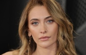 باريس جاكسون تزيل وشمها بسبب غرامي