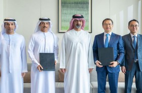 عمار بن حميد يشهد توقيع مذكرة تفاهم لتطوير ميناء عجمان بمليار درهم