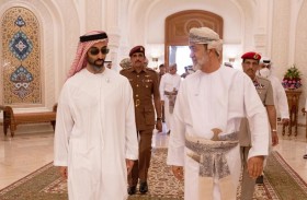سلطان عمان يستقبل طحنون بن زايد