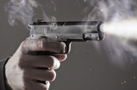 يطلق النار على جارته ثم ينتحر!