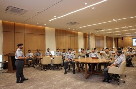 شرطة أبوظبي تنفذ ورشة حول ميثاق العمل الحكومي