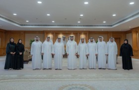 سلطان بن أحمد القاسمي يستقبل وفد محاكم مركز دبي المالي العالمي