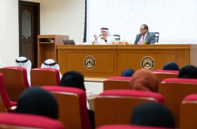 كلية الاقتصاد والإدارة بالجامعة القاسمية تلقي الضوء على أهمية تطوير قطاع الاتصالات في الدولة