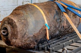 قنبلة قديمة تطرد الآلاف من منازلهم