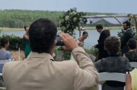 غضب الطبيعة ينال من عريس 