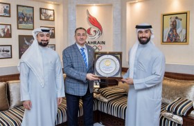 الأولمبية البحرينية تستعرض سبل التعاون مع الاتحادين الدولي والإفريقي لرفع الأثقال 