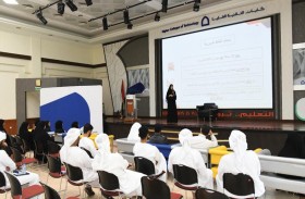 شرطة أبوظبي تعزز وعي طلاب «التقنية العليا» ببرنامج النقاط المرورية