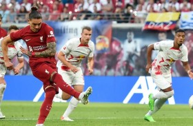 نونيز يسكت المنتقدين بـ «سوبر هاتريك»