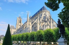 اختيار بورج الفرنسية عاصمة أوروبية للثقافة 