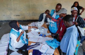 تمديد التصويت في انتخابات الكونجو والمعارضة تطالب بإعادتها