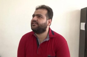 مكفوف يسخر جهوده لمساعدة أطفال فاقدين للبصر