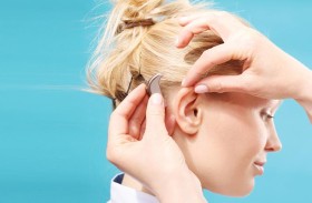 كيف يتم تنظيف سماعة الأذن الطبية؟