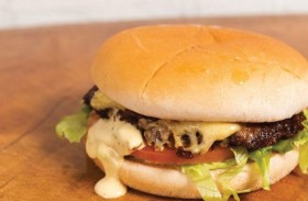 خلاف على ساندويتش يتحوّل إلى اقتتال جماعي