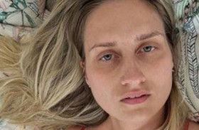 تعاني من حالة نادرة تجعلها تشعر بأنها تغرق