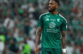 مانشستر يونايتد يستهدف صفقة غريبة من الدوري السعودي