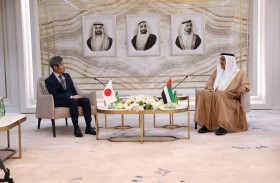 صقر غباش يبحث تعزيز العلاقات الثنائية مع السفير الياباني