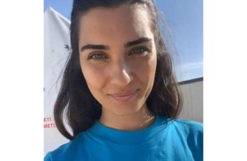 توبا بويوكستون تزور مخيمات اللاجئين بعد الزلزال