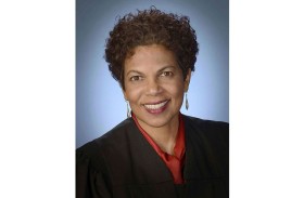 القاضية المكلّفة بمحاكمة ترامب ترفض التنحّي