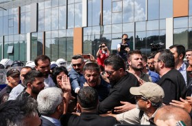 توتر بين نواب وشرطيين في مقر المعارضة في إسطنبول 