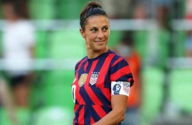 المهاجمة الأميركية لويد تعتزل في نهاية السنة 