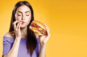 الأطعمة السريعة الأكثر ضررا للدماغ