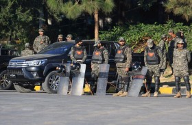   إخلاء وسط إسلام أباد من أنصار عمران خان بعد تظاهرات حاشدة 