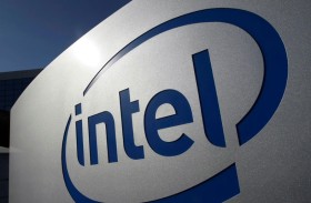 إنتل تواصل خفض نفقاتها في ظل تأخرها في سباق الذكاء الاصطناعي 