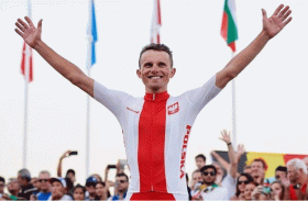 البولندي «مايكا» ينضم إلى  فريق الإمارات للدراجات